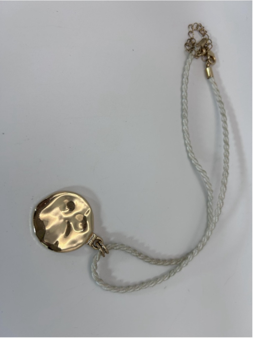 Necklace Gold Tone Hammered Disc Pendant White Cord Lobster Clasp 18 In - Picture 6 of 7